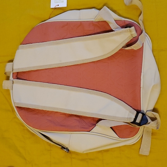 Small Backpack - Picture 7 of 8